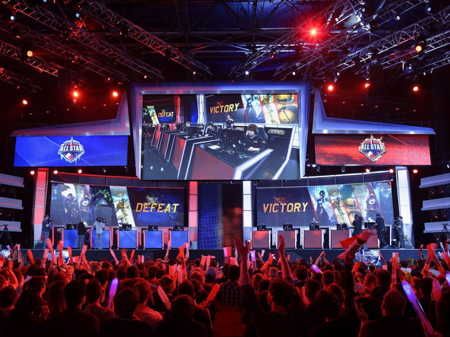 Rex Regum Qeon 向 Estrella 告别