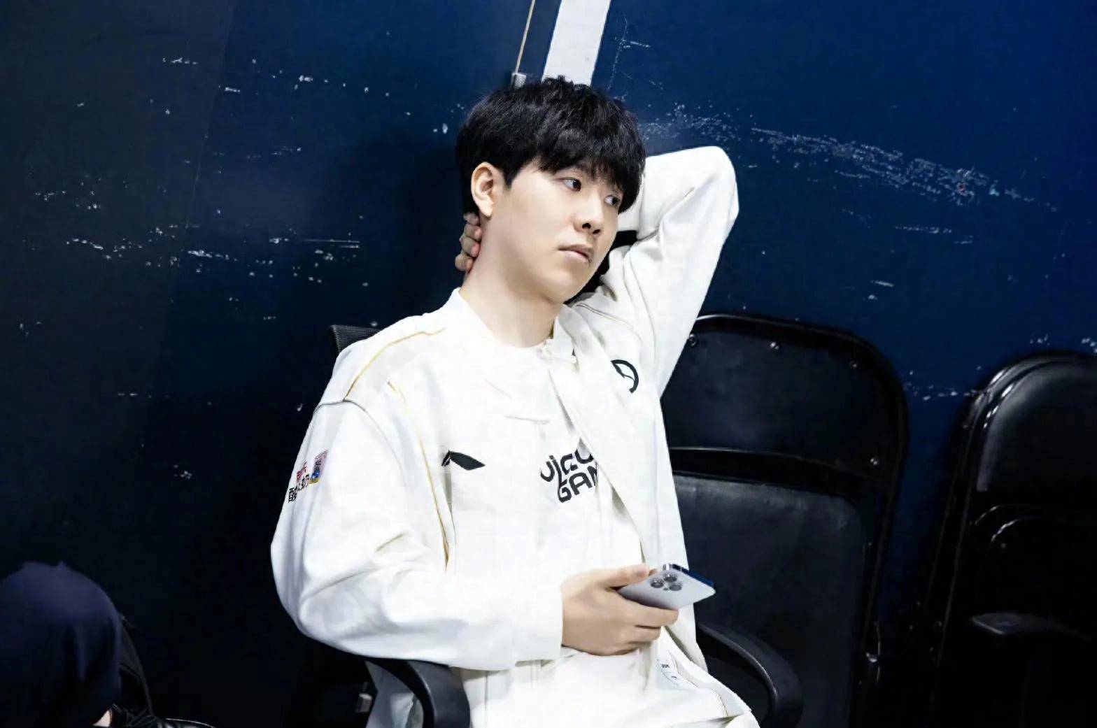 PSG官宣新赛季大名单：上单Hanabi与Azhi轮换